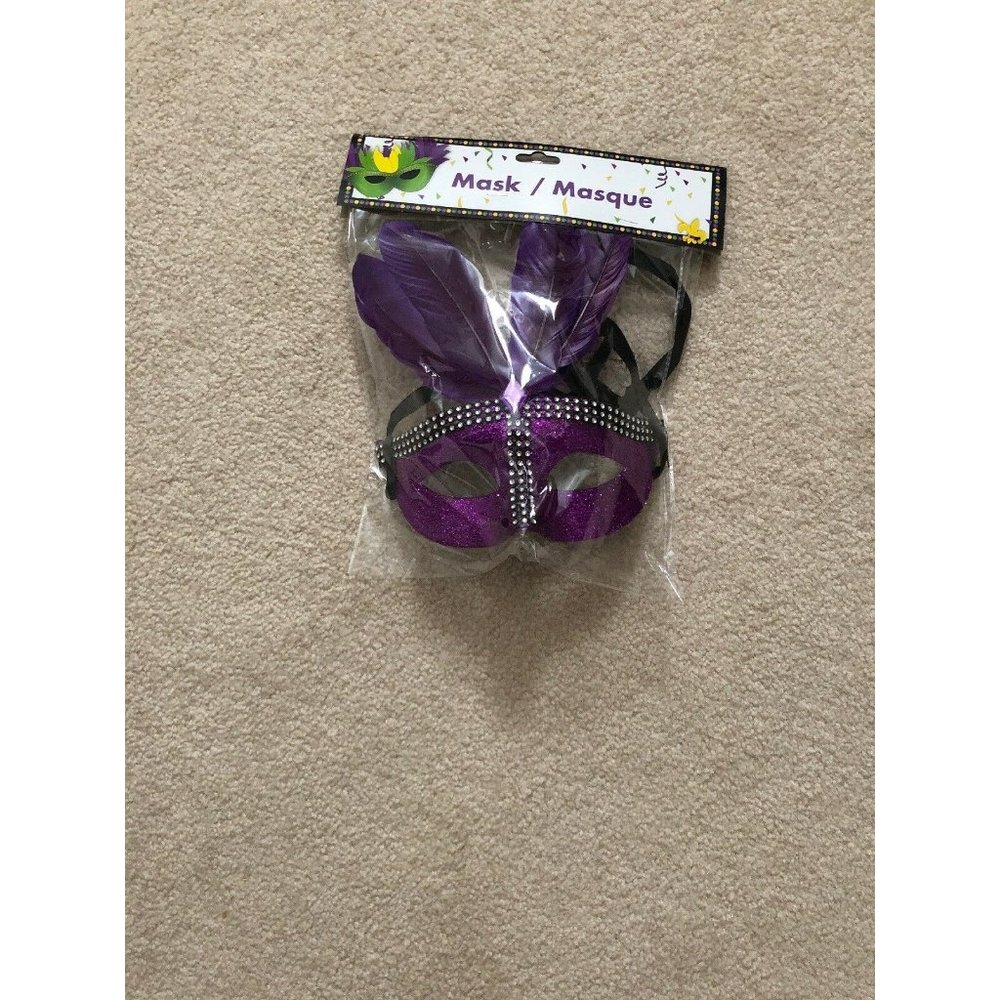 Mardi Gras Mask Purple With Feather And Bling - Picture 1 of 2